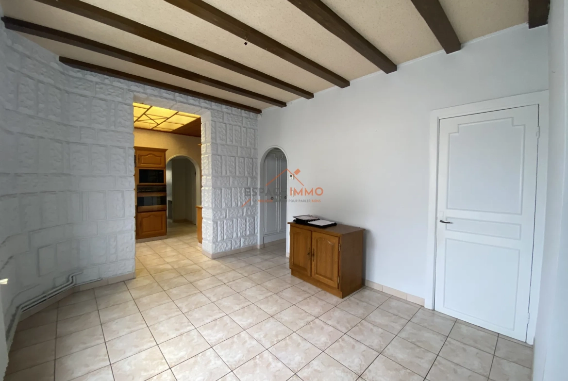 Maison semi-individuelle de 95 m² avec garage et jardin à Trith Saint Léger 