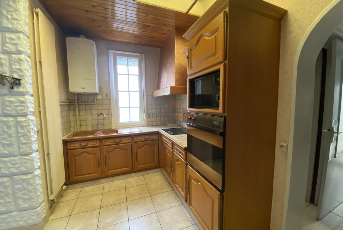 Maison semi-individuelle de 95 m² avec garage et jardin à Trith Saint Léger 