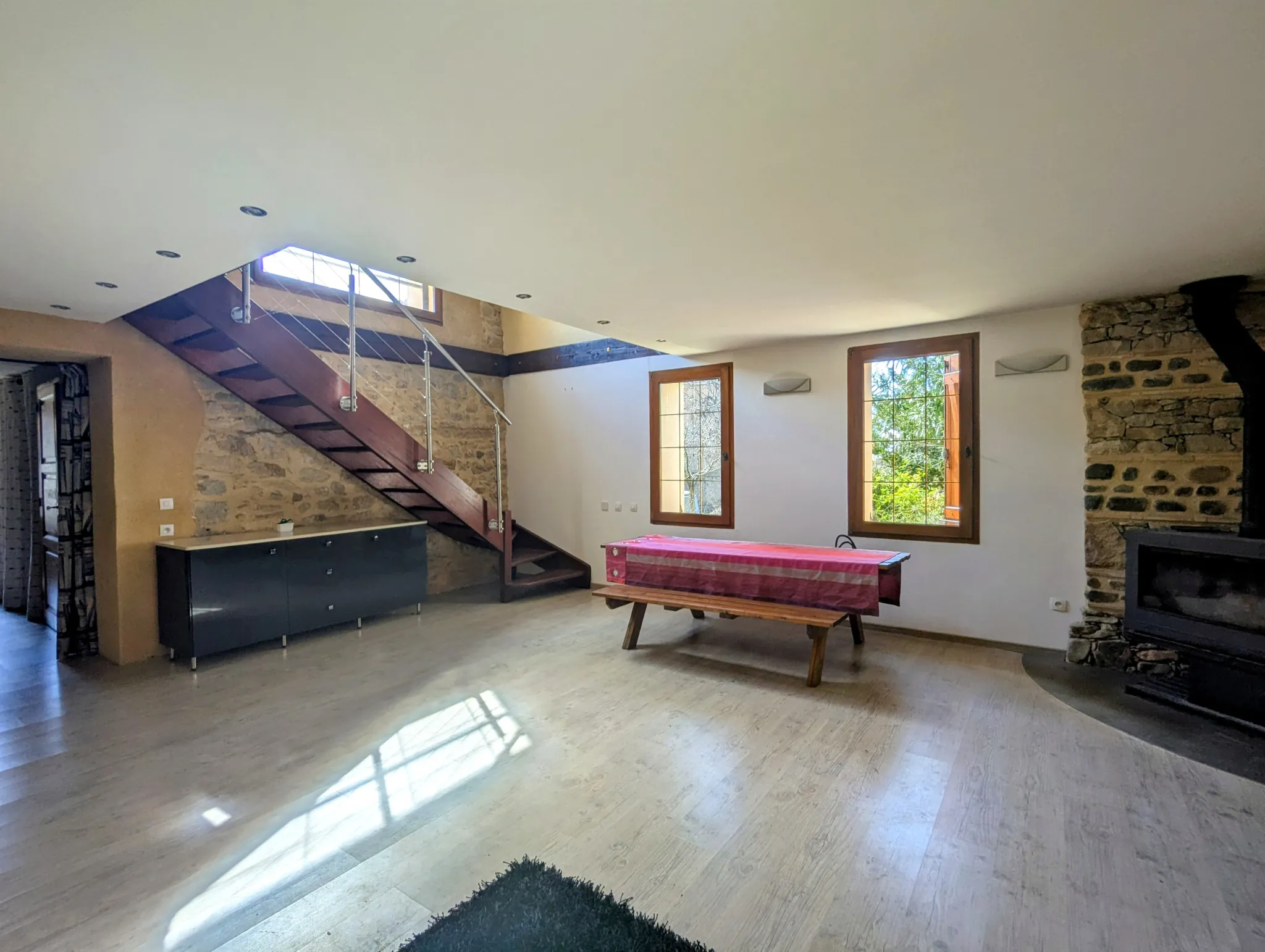 Maison authentique à Aigues Vives avec garage, jardin et terrasse exposée plein sud 