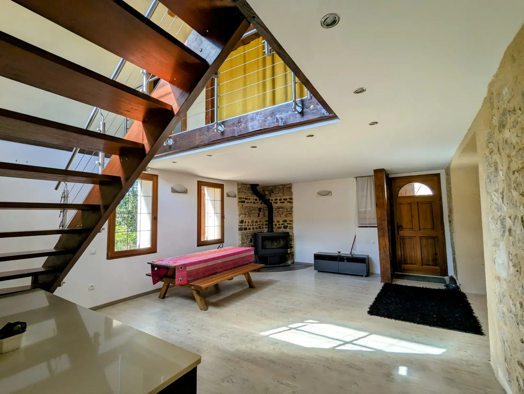 Maison authentique à Aigues Vives avec garage, jardin et terrasse exposée plein sud 