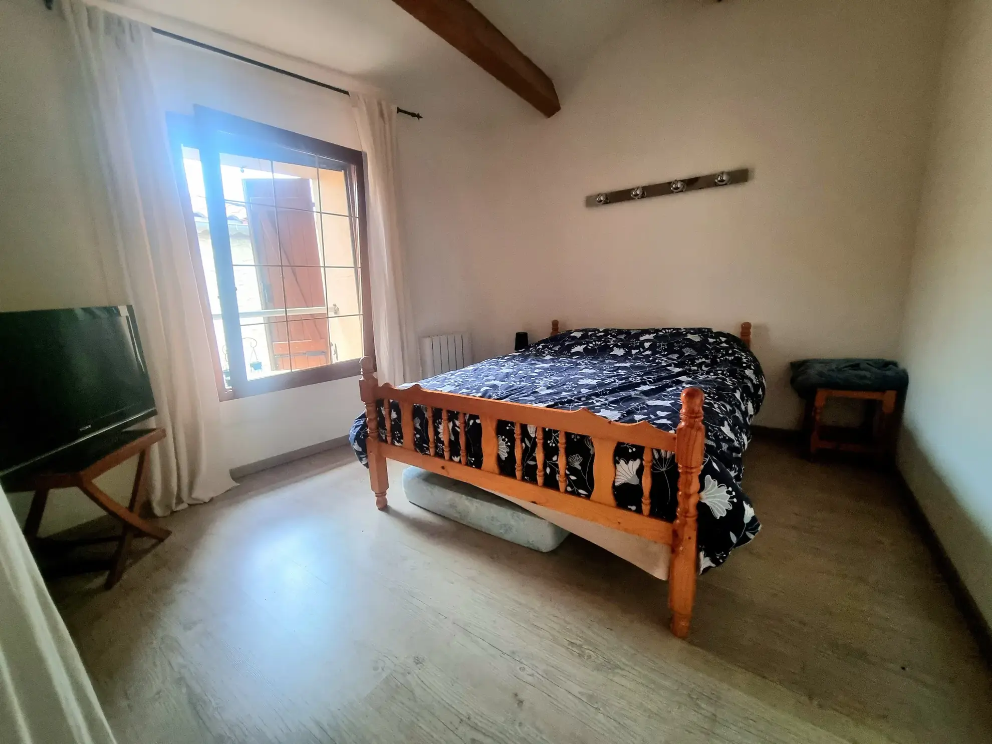 Maison authentique à Aigues Vives avec garage, jardin et terrasse exposée plein sud 