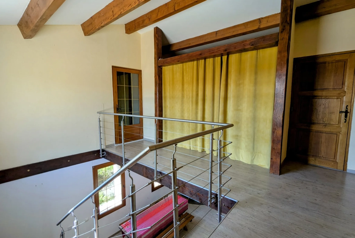 Maison authentique à Aigues Vives avec garage, jardin et terrasse exposée plein sud 