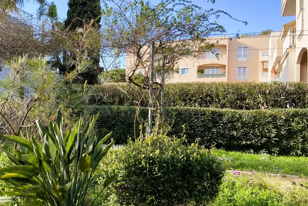 Bel appartement de 62m² avec balcon et parking à La Londe-les-Maures 