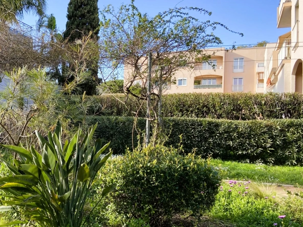 Bel appartement de 62m² avec balcon et parking à La Londe-les-Maures