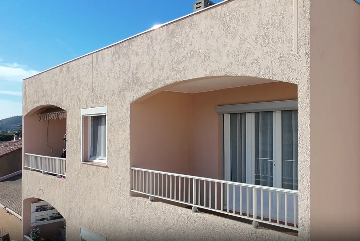 Bel appartement de 62m² avec balcon et parking à La Londe-les-Maures 