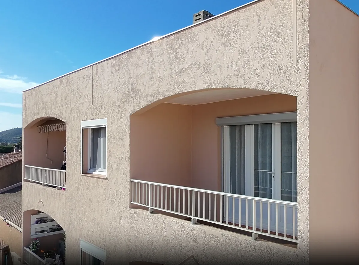 Bel appartement de 62m² avec balcon et parking à La Londe-les-Maures 