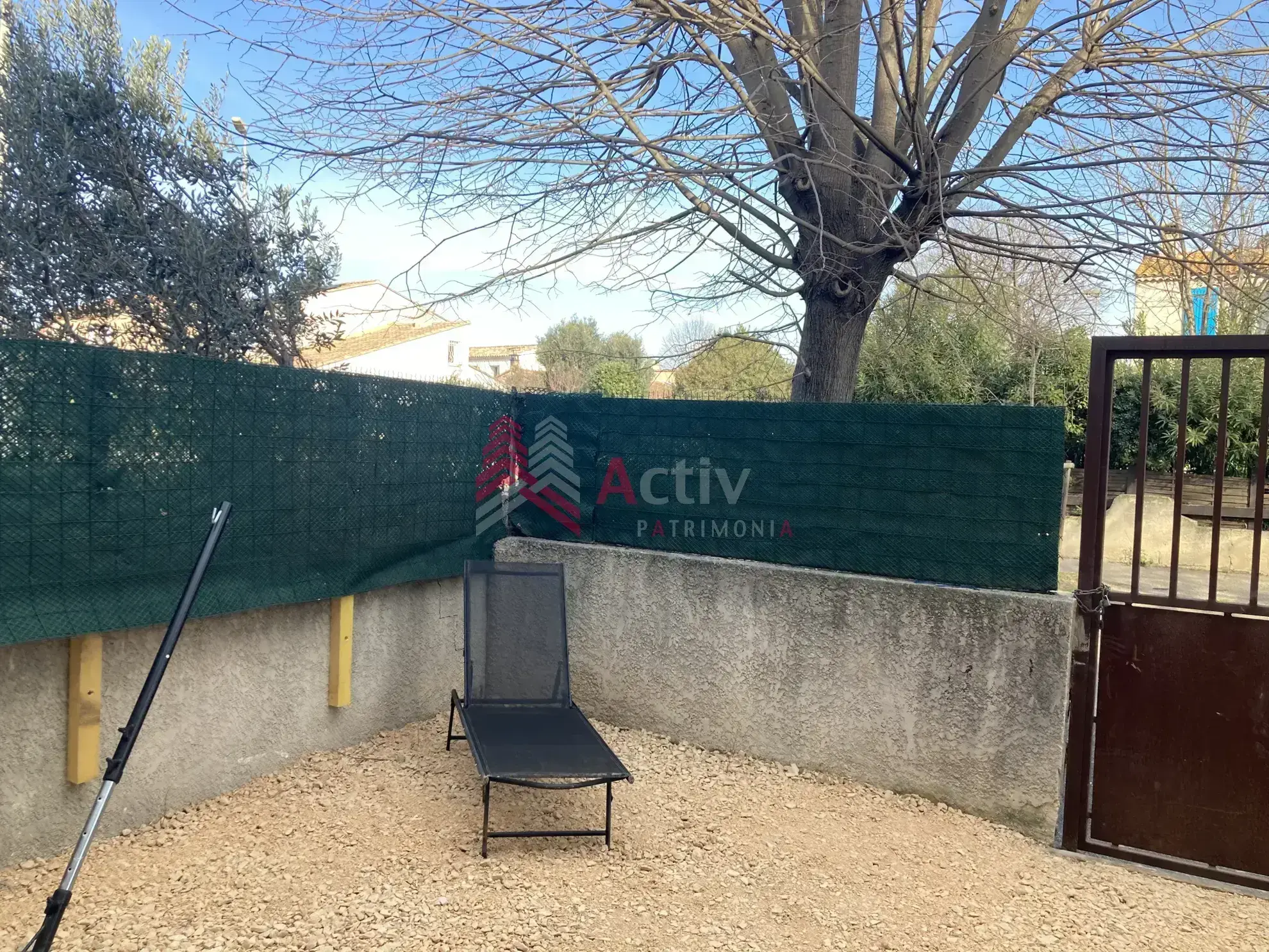 Villa T4 à vendre à Arles avec terrasse, jardin et parking 