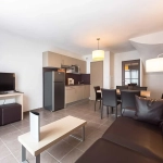 Investissement en bail commercial à Pont-Aven - Appartement de 26 m² avec terrasse et parking