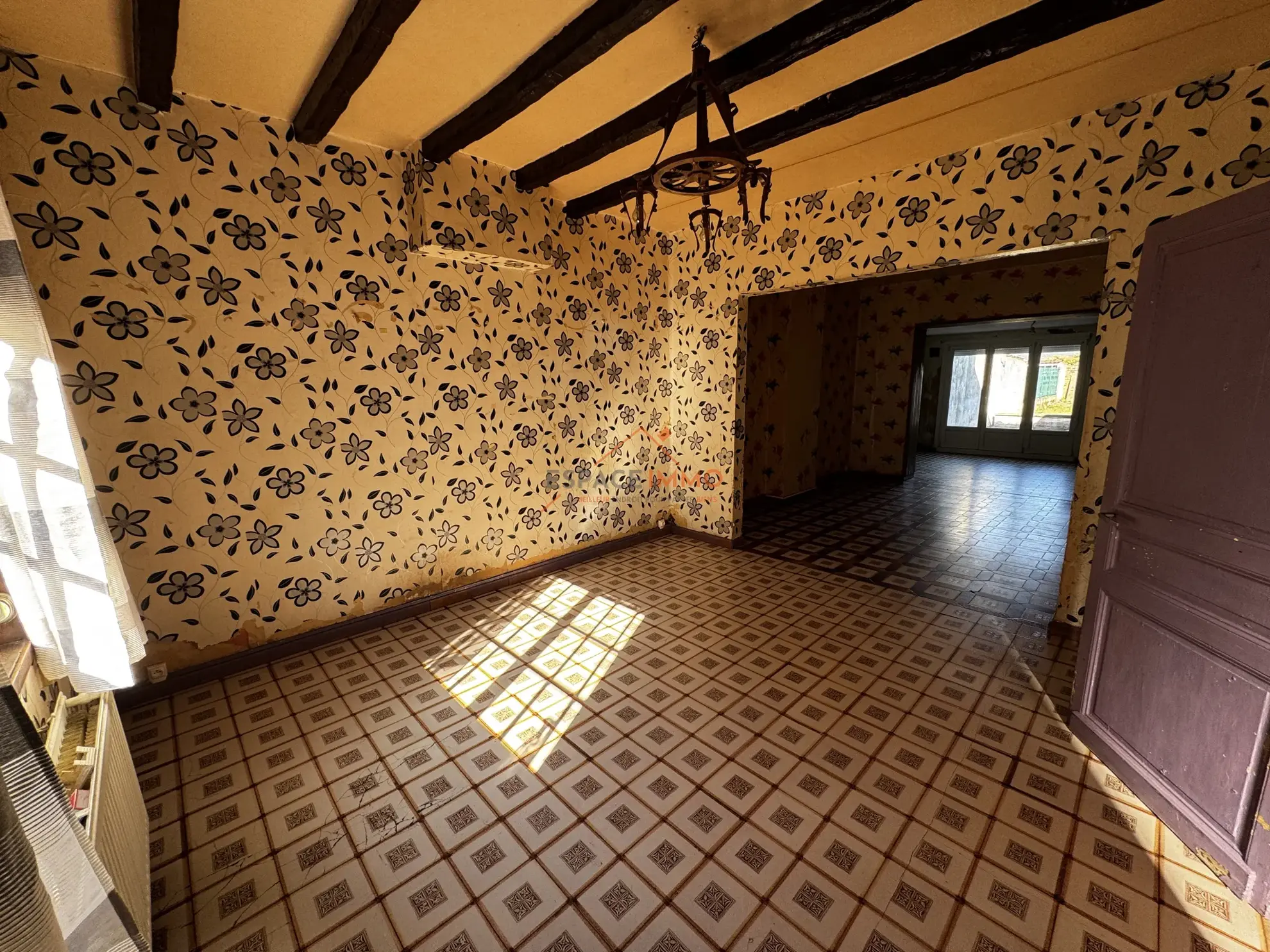 Maison à rénover à Denain avec jardin, cave et 2 chambres 