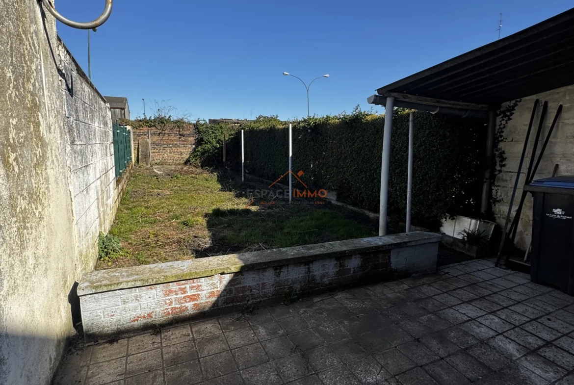 Maison à rénover à Denain avec jardin, cave et 2 chambres 