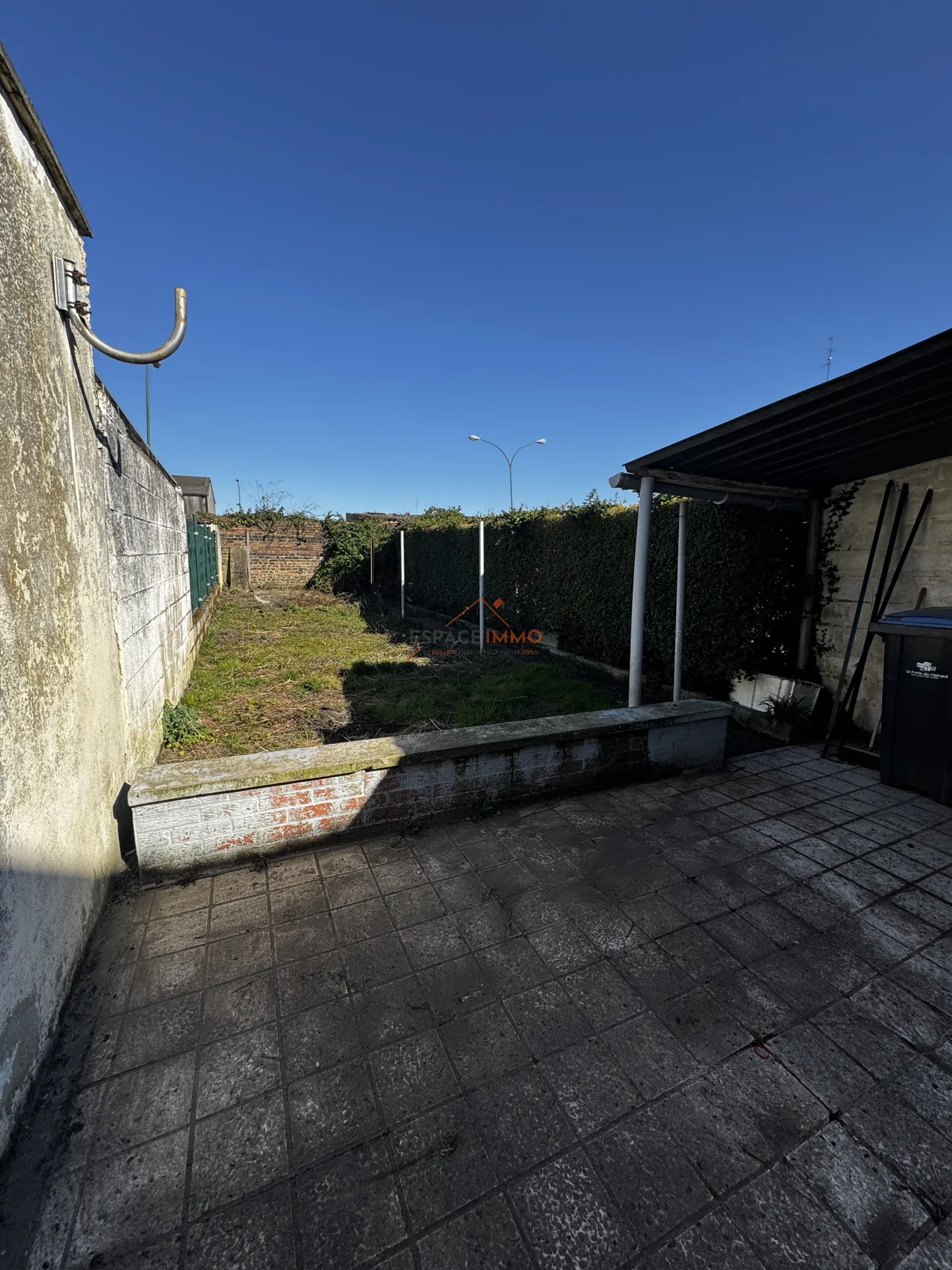 Maison à rénover à Denain avec jardin, cave et 2 chambres 