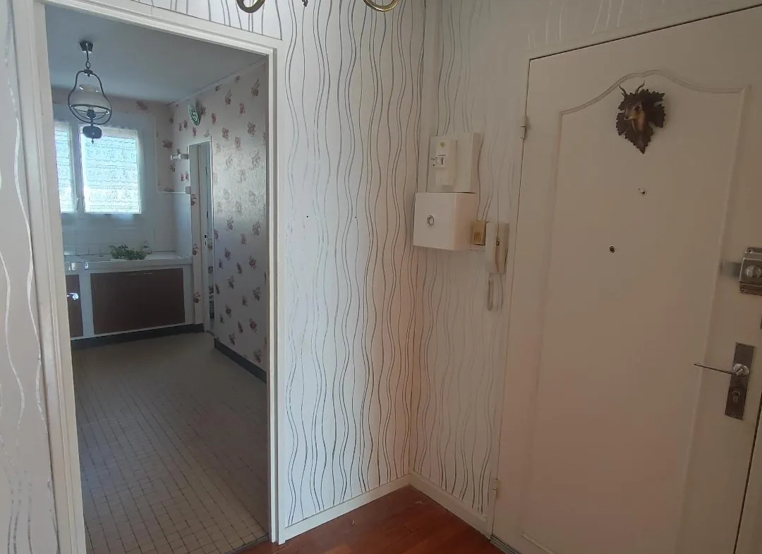 Appartement T4 lumineux de 73,56 m² à Saint André les Vergers avec cave et balcon 