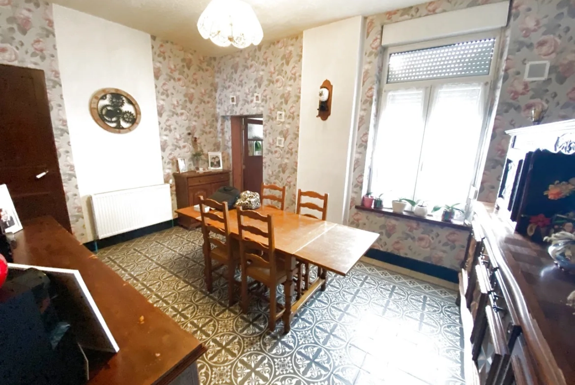 Maison en briques de 100 m² avec 4 chambres à Jeumont 