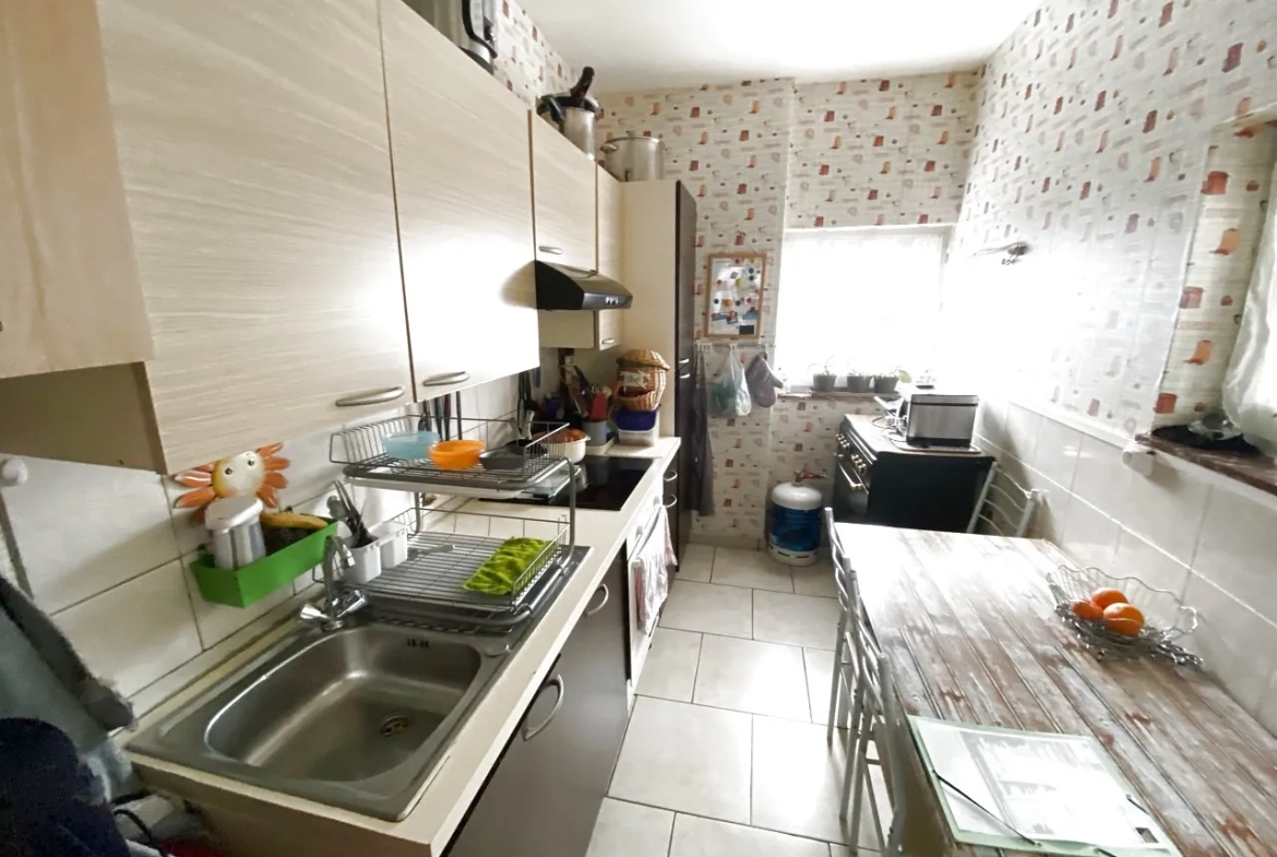 Maison en briques de 100 m² avec 4 chambres à Jeumont 