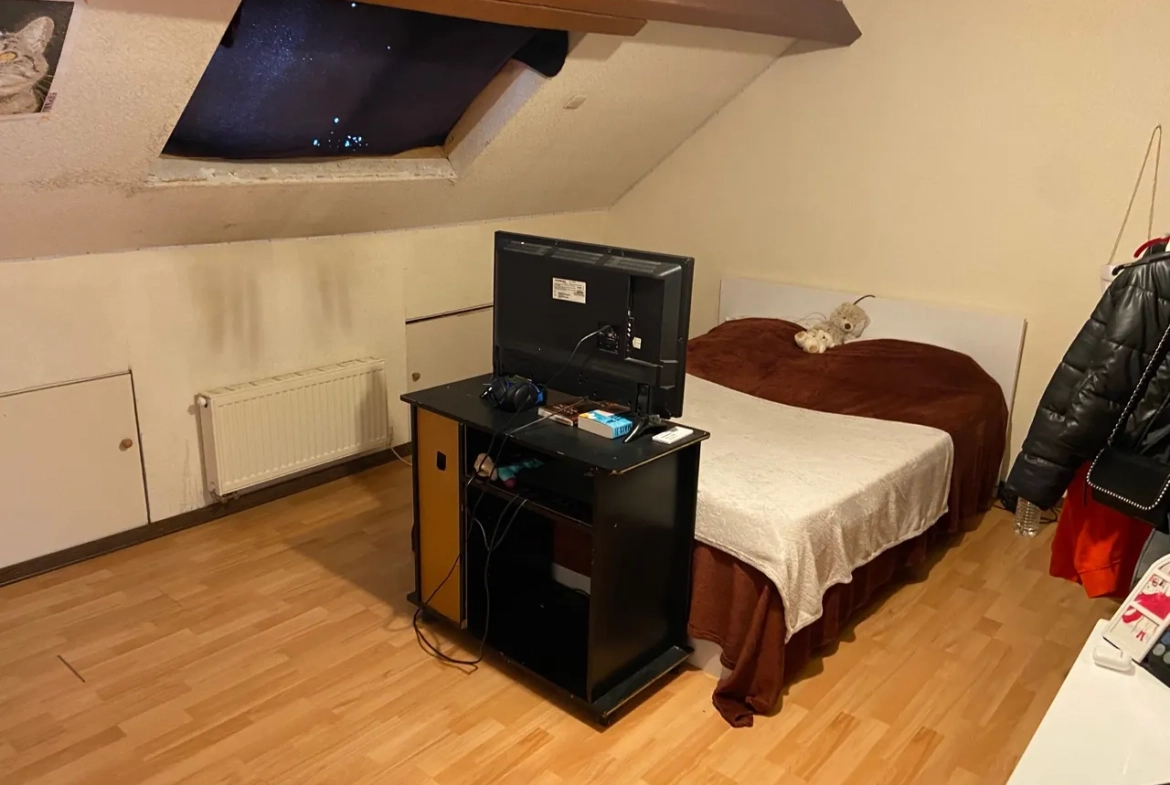 Maison en briques de 100 m² avec 4 chambres à Jeumont 