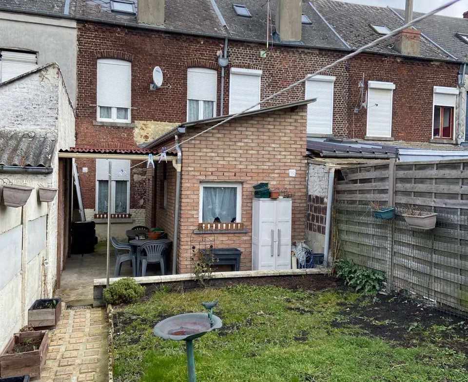Maison en briques de 100 m² avec 4 chambres à Jeumont 