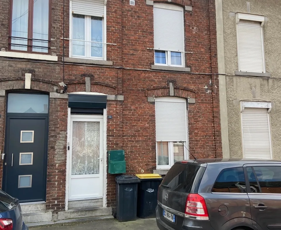 Maison en briques de 100 m² avec 4 chambres à Jeumont 