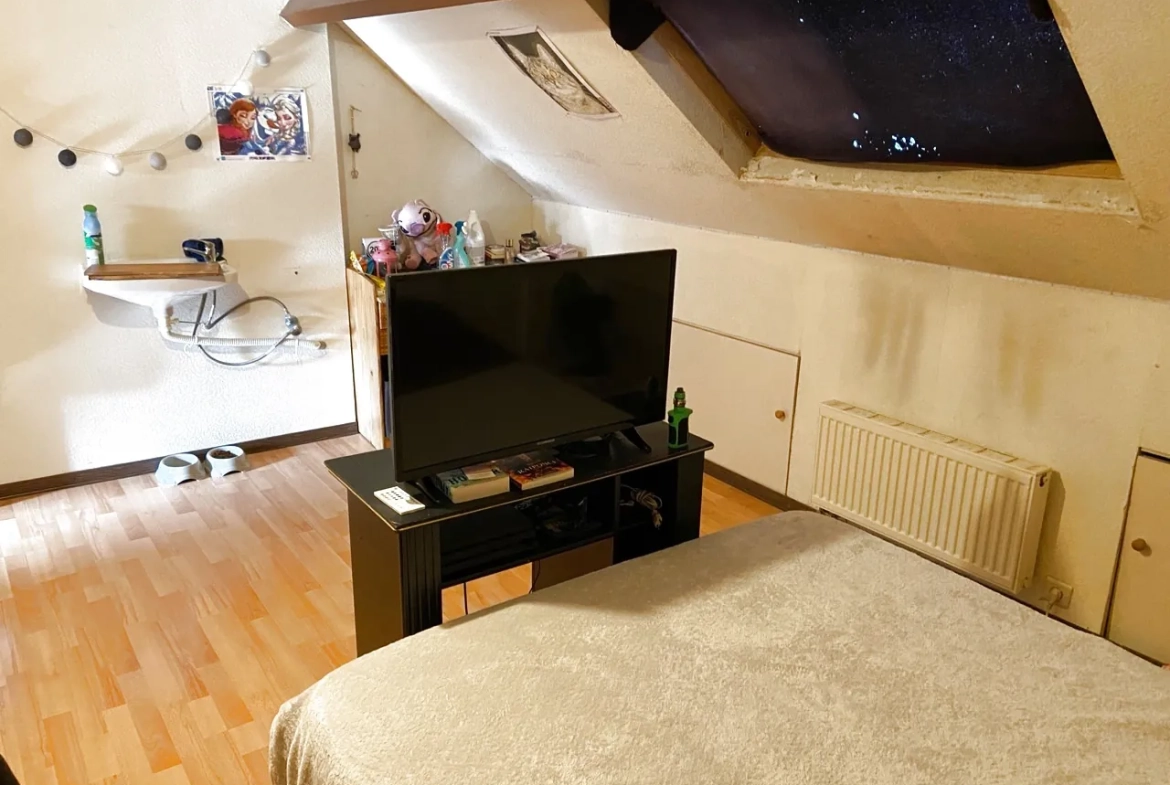 Maison en briques de 100 m² avec 4 chambres à Jeumont 