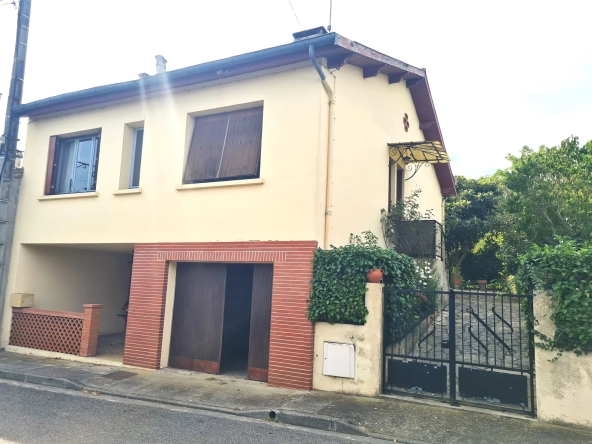 Maison familiale avec garage, jardin et travaux à prévoir à Saint-Sulpice-sur-Léze