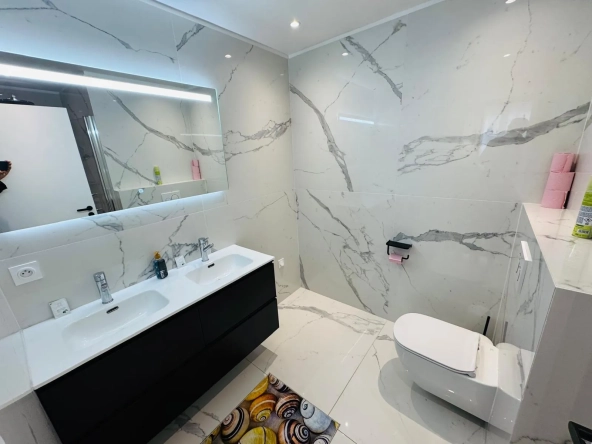 À vendre à Grenoble : Magnifique appartement T3 rénové de 67 m² proche centre-ville 