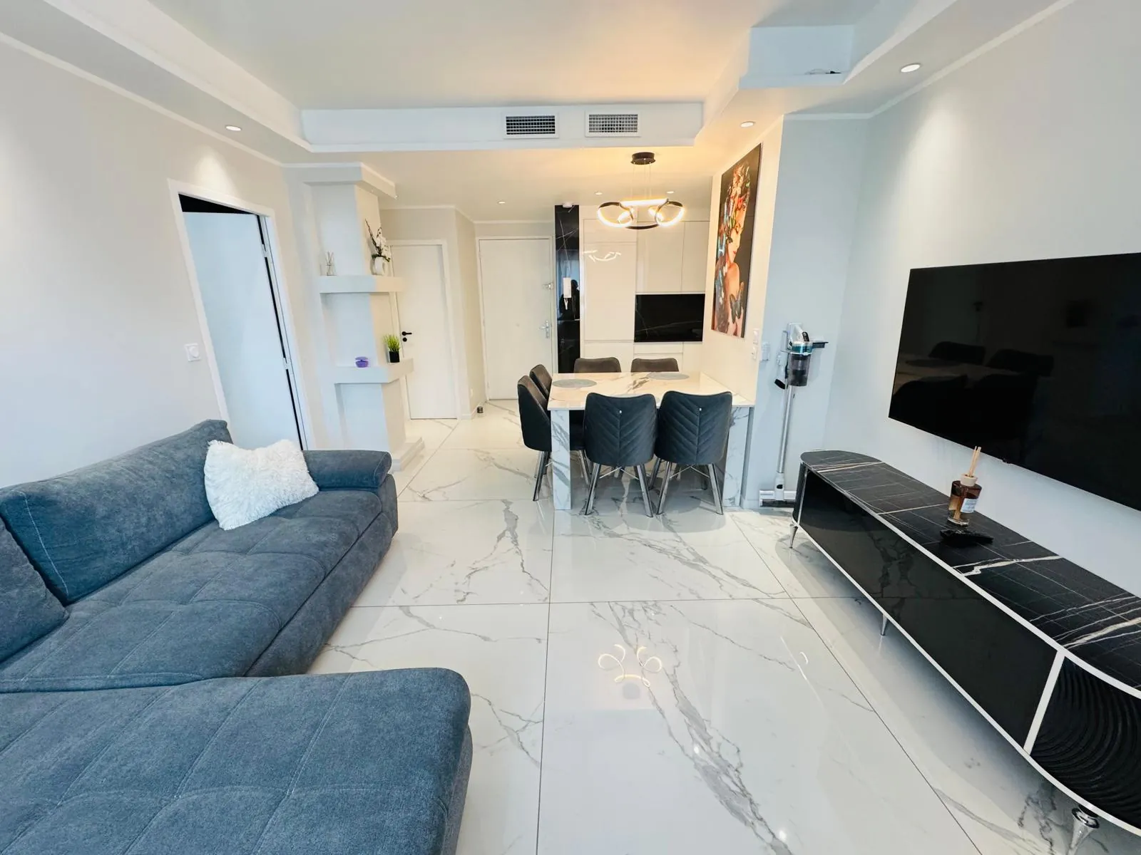 À vendre à Grenoble : Magnifique appartement T3 rénové de 67 m² proche centre-ville 