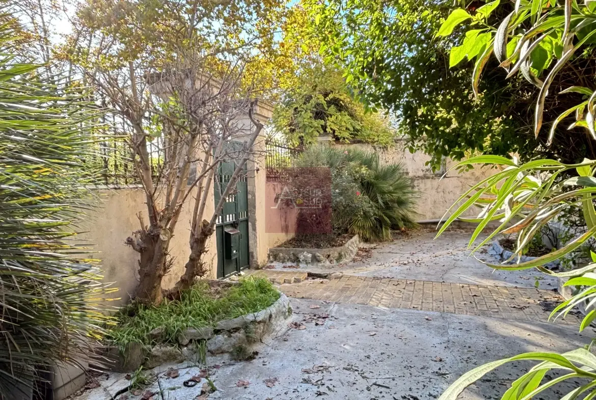 Appartement 4 pièces à vendre à Montpellier Beaux-Arts avec jardin et parking 