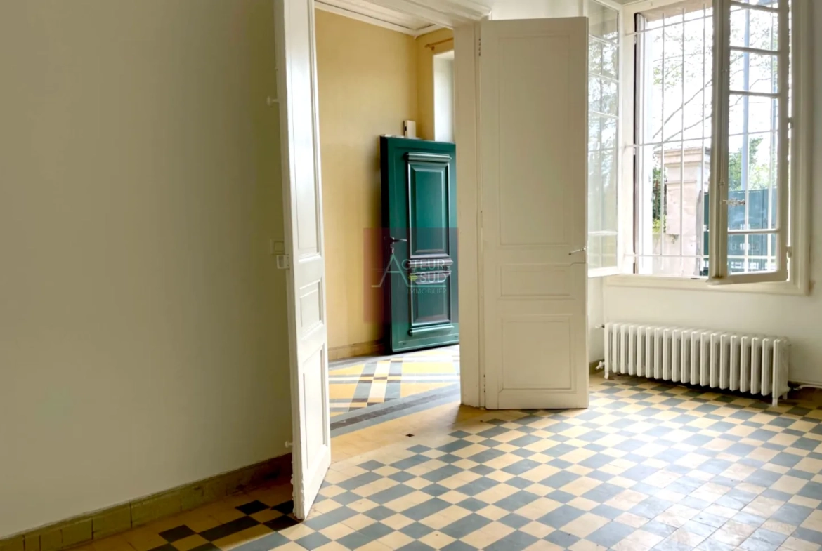Appartement 4 pièces à vendre à Montpellier Beaux-Arts avec jardin et parking 