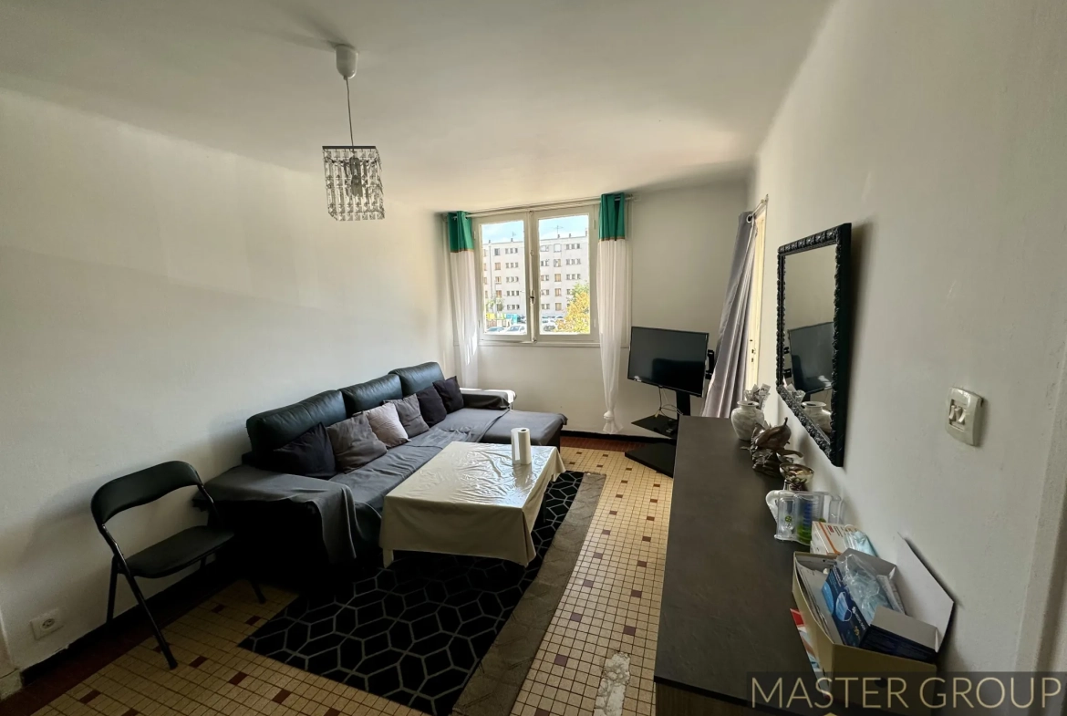 Appartement F4 à vendre à Ajaccio avec terrasse et parking – Opportunité d’investissement 