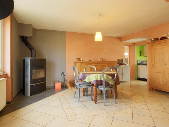 Belle maison à vendre à Lemoncourt avec grand terrain et potentiel 