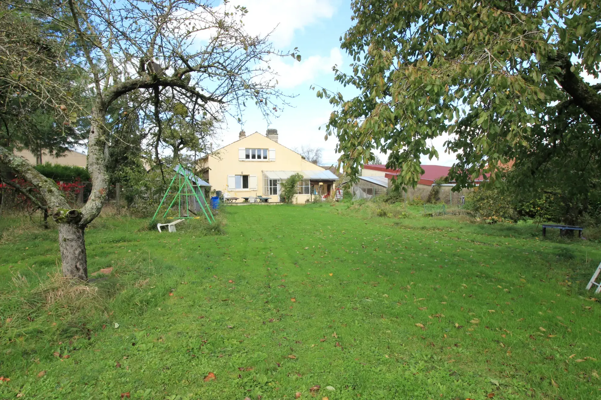 Belle maison à vendre à Lemoncourt avec grand terrain et potentiel 