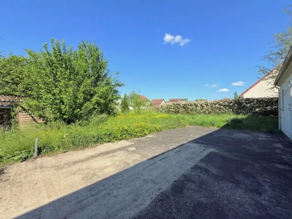 À vendre maison de 115m² avec 3 chambres et jardin à Vierzon dans le quartier Bois Marteau 