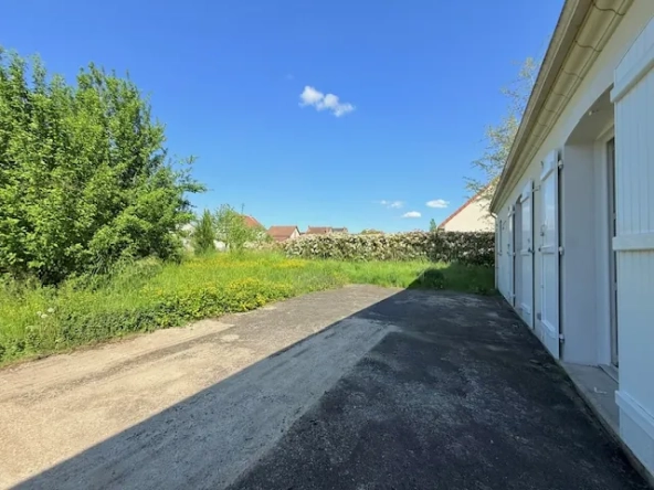 À vendre maison de 115m² avec 3 chambres et jardin à Vierzon dans le quartier Bois Marteau 