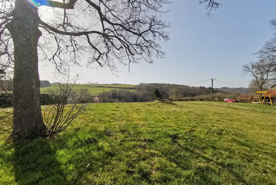 Terrain constructible avec vue dégagée à Saint Georges de Mons 