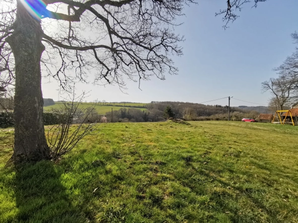 Terrain constructible avec vue dégagée à Saint Georges de Mons