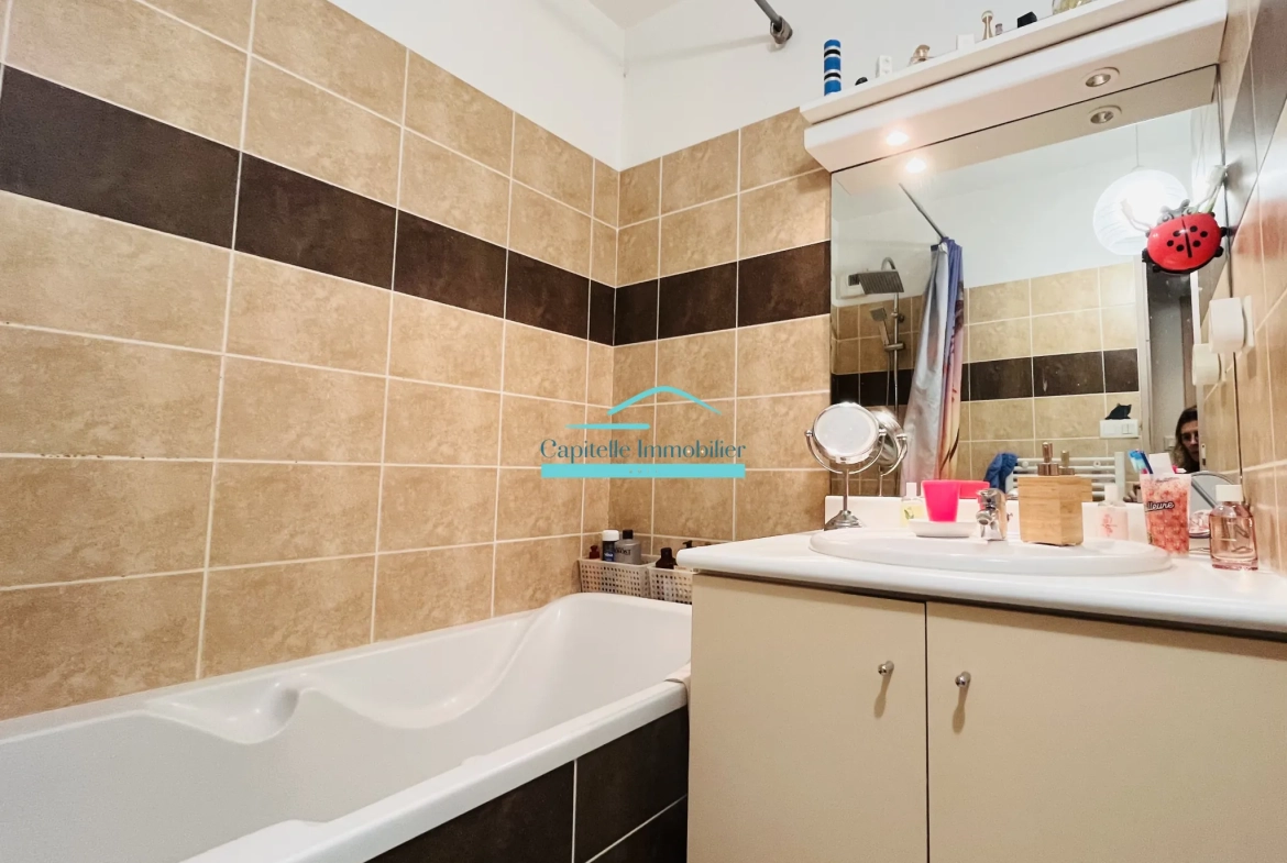 Appartement T2 loué de 40 m² à Sete avec balcon et parking 