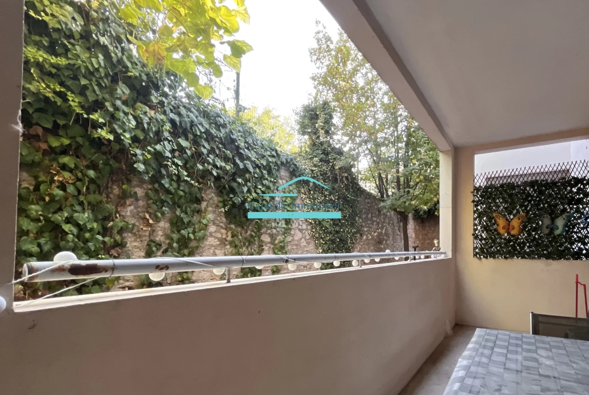 Appartement T2 loué de 40 m² à Sete avec balcon et parking 