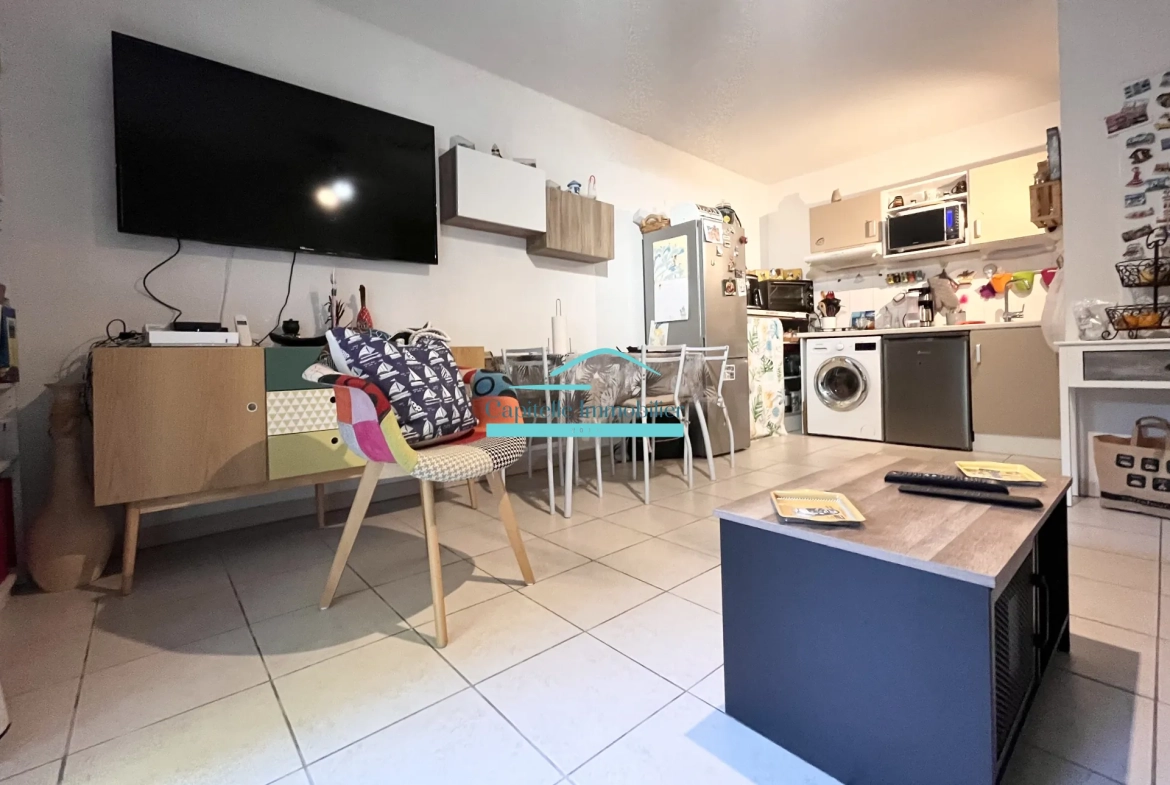 Appartement T2 loué de 40 m² à Sete avec balcon et parking 
