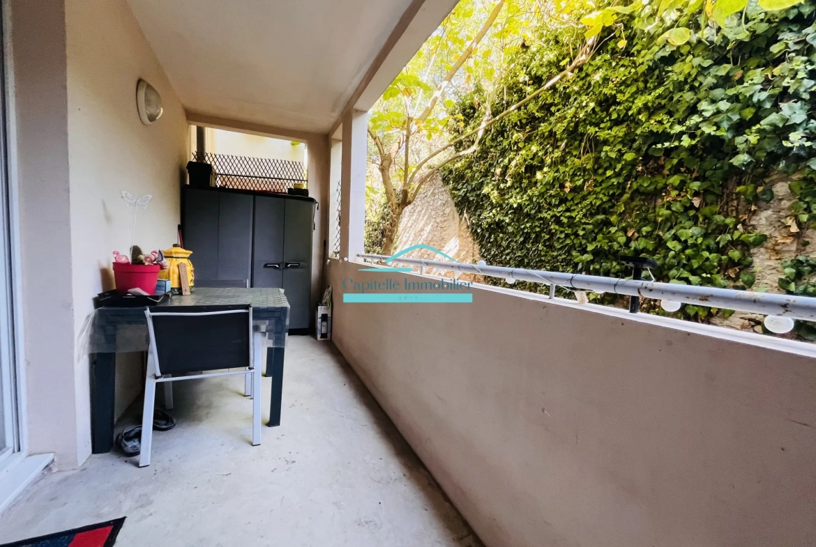 Appartement T2 loué de 40 m² à Sete avec balcon et parking 