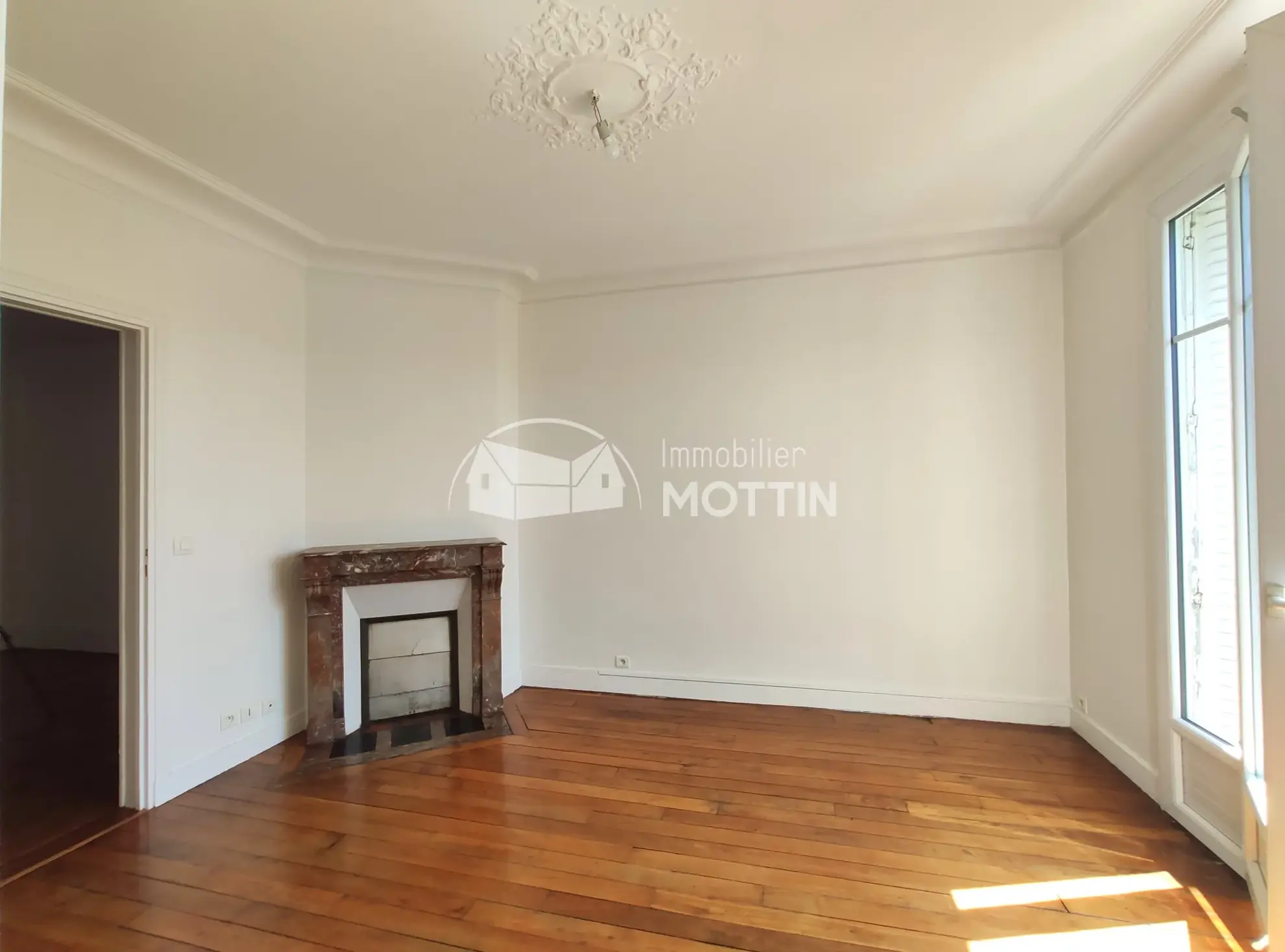 Appartement 3 pièces à Vitry-sur-Seine proche RER C avec balcon et cave 