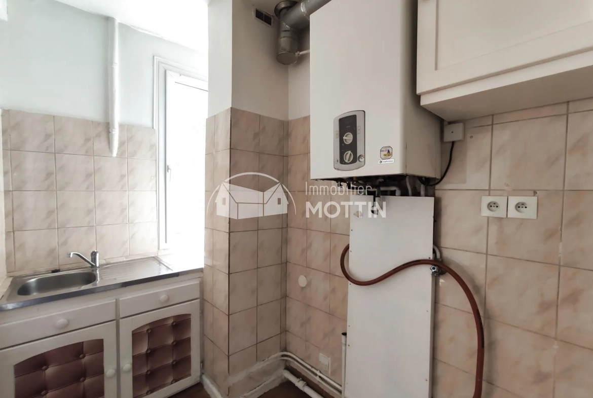 Appartement 3 pièces à Vitry-sur-Seine proche RER C avec balcon et cave 