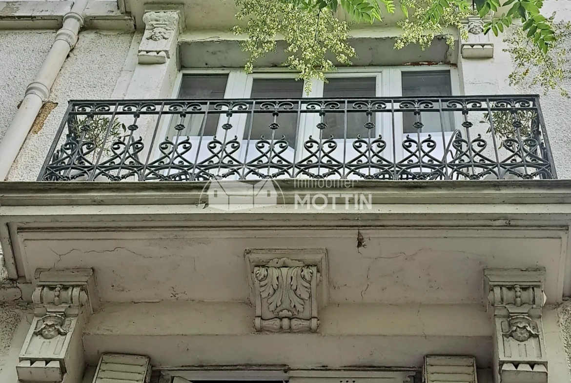 Appartement 3 pièces à Vitry-sur-Seine proche RER C avec balcon et cave 