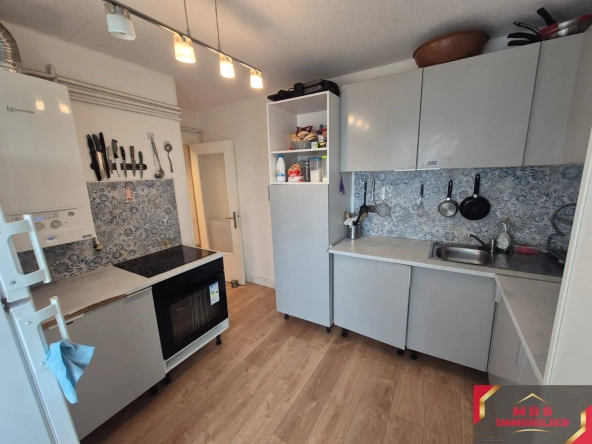 Appartement t5 lumineux avec balcon à Perpignan proximité université 