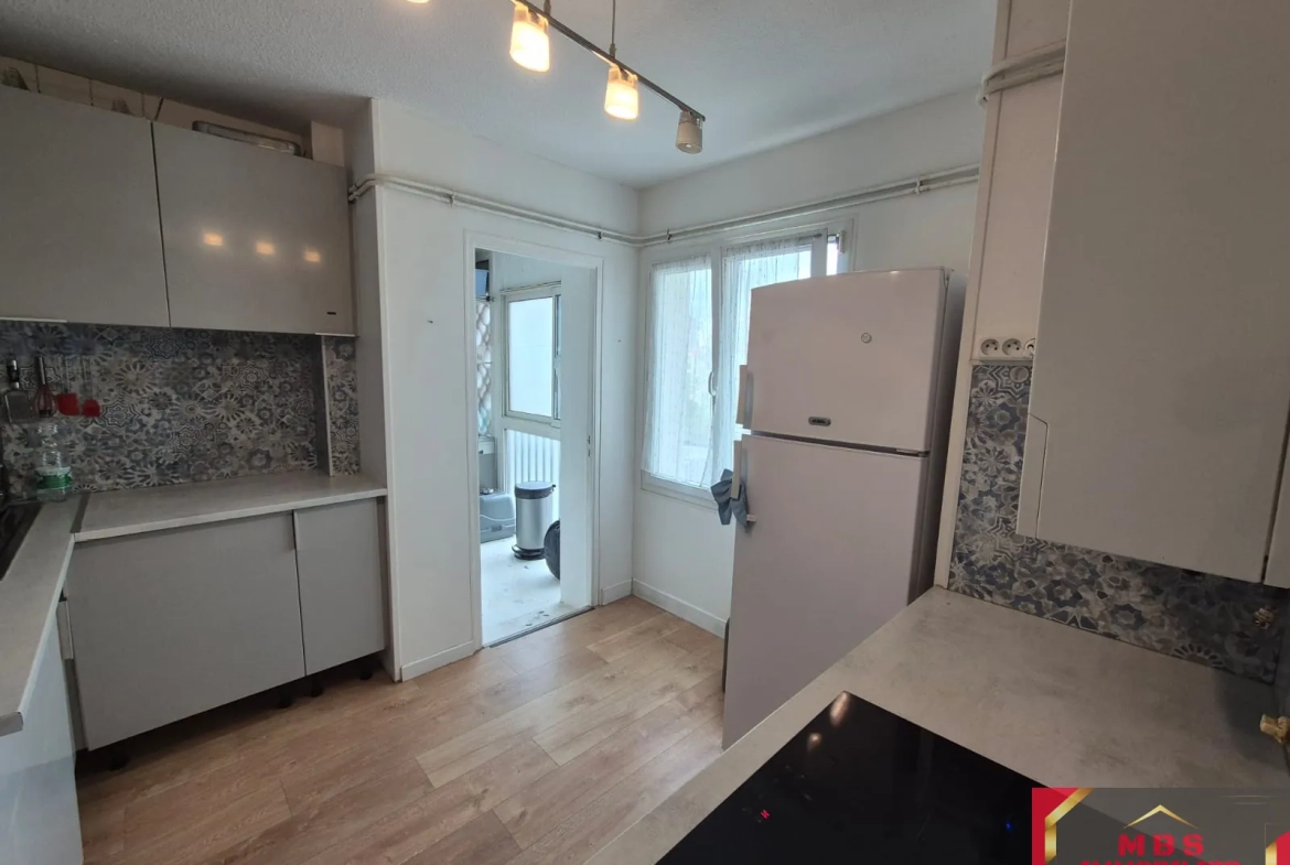 Appartement t5 lumineux avec balcon à Perpignan proximité université 