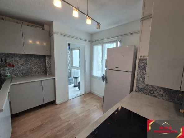 Appartement t5 lumineux avec balcon à Perpignan proximité université 