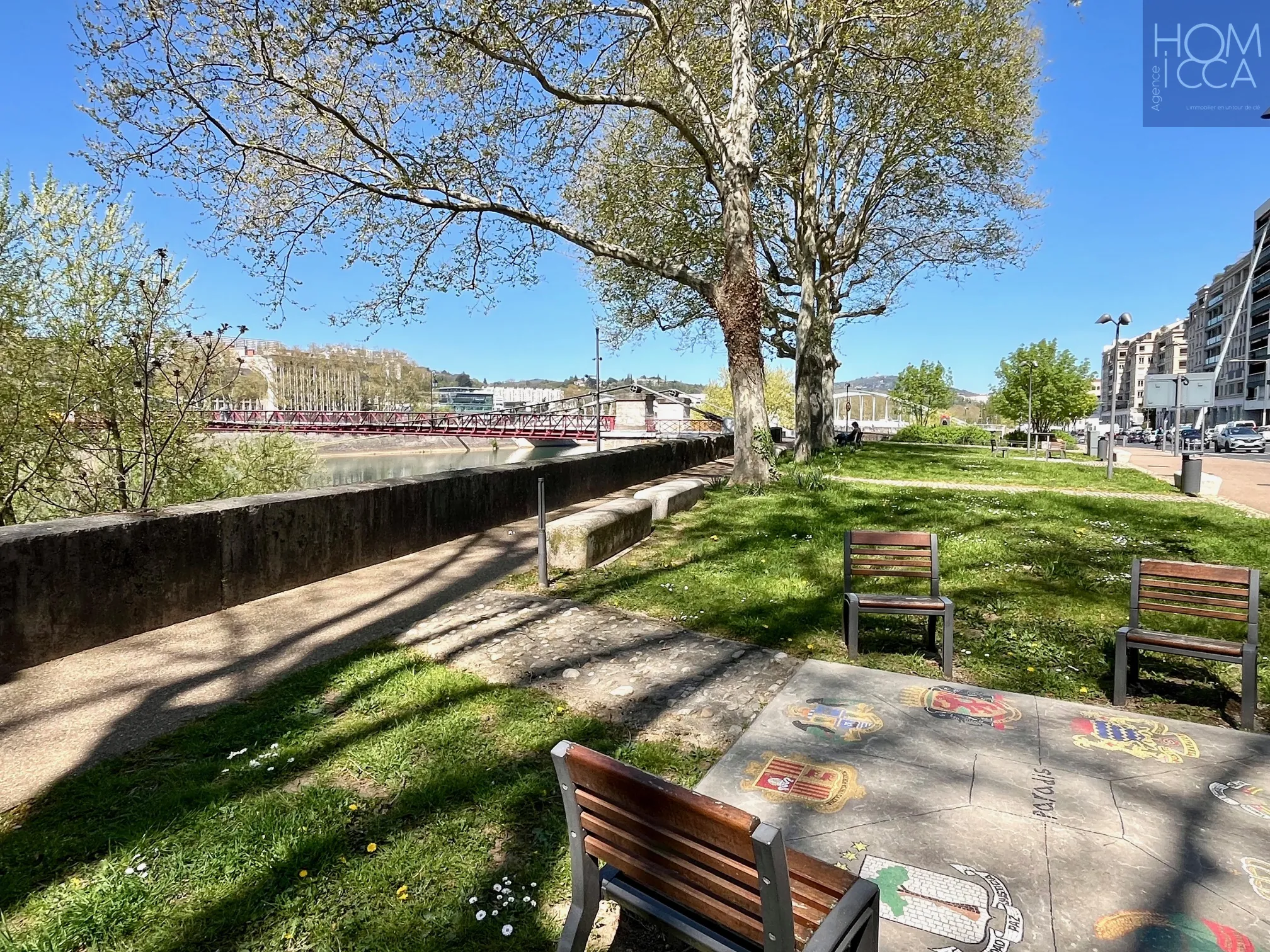 A vendre Grand T2 avec vue panoramique sur la Saône à Lyon 4e quai Joseph Gillet 