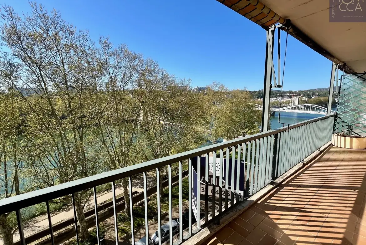 A vendre Grand T2 avec vue panoramique sur la Saône à Lyon 4e quai Joseph Gillet 