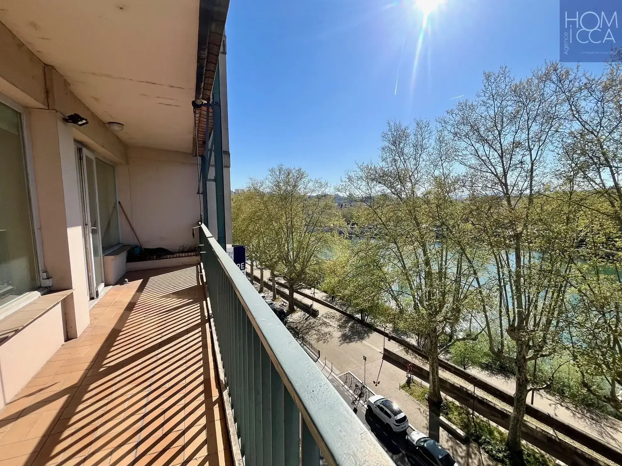 A vendre Grand T2 avec vue panoramique sur la Saône à Lyon 4e quai Joseph Gillet 