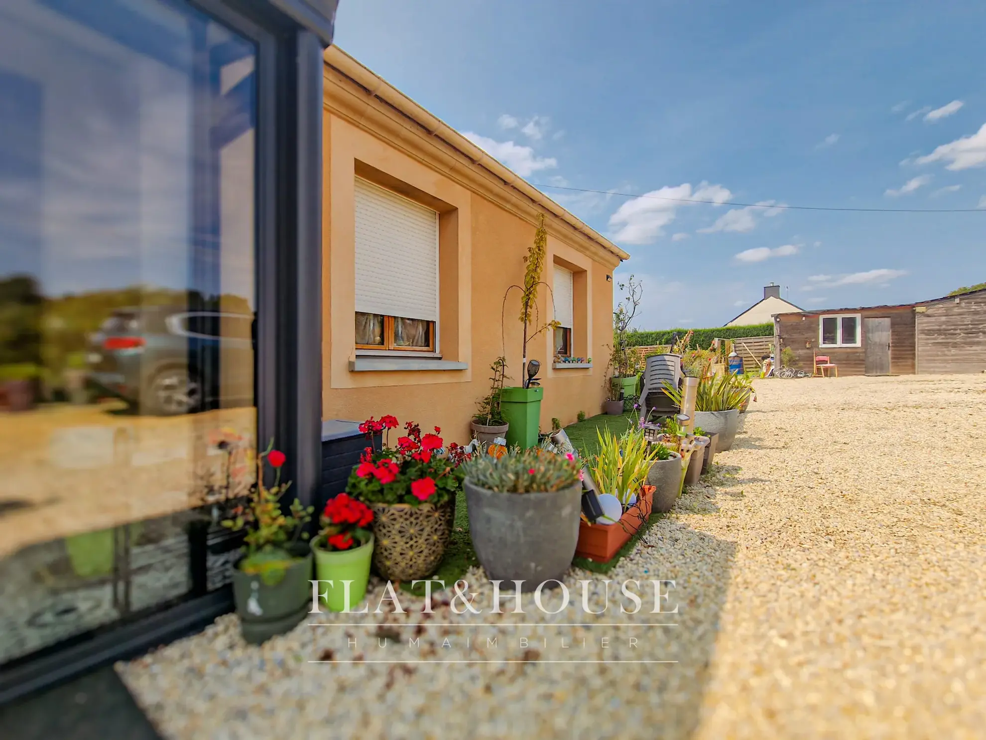 Maison de plain-pied de 100 m² avec grand jardin à Saint Aubin des Chateaux 