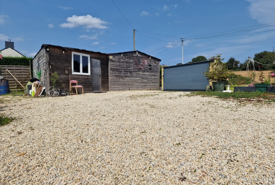 Maison de plain-pied de 100 m² avec grand jardin à Saint Aubin des Chateaux 