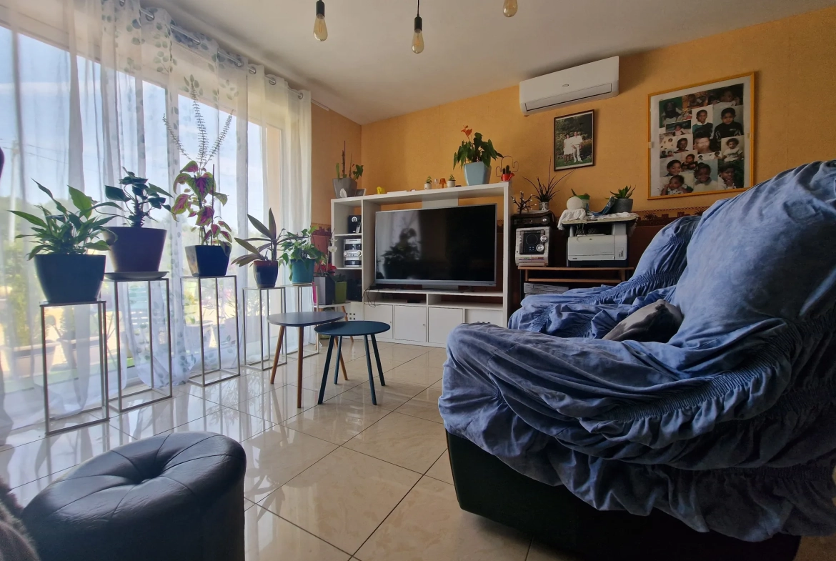 Maison de plain-pied de 100 m² avec grand jardin à Saint Aubin des Chateaux 